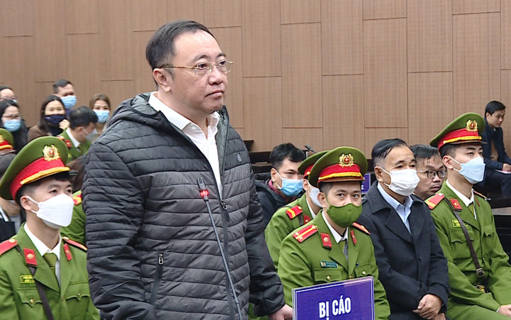 Xử vụ AIC: Luật sư đề nghị giảm nhẹ hình phạt cho cựu GĐ bệnh viện Đồng Nai - 1