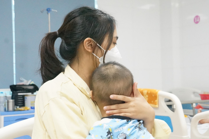 Ai có nguy cơ trở nặng khi nhiễm virus Adeno? - 1