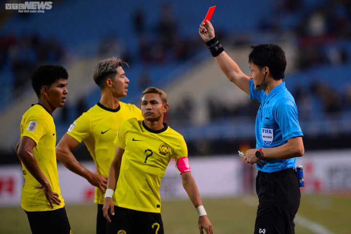 Trực tiếp bóng đá Việt Nam 3-0 Malaysia: Hoàng Đức ghi bàn - 8