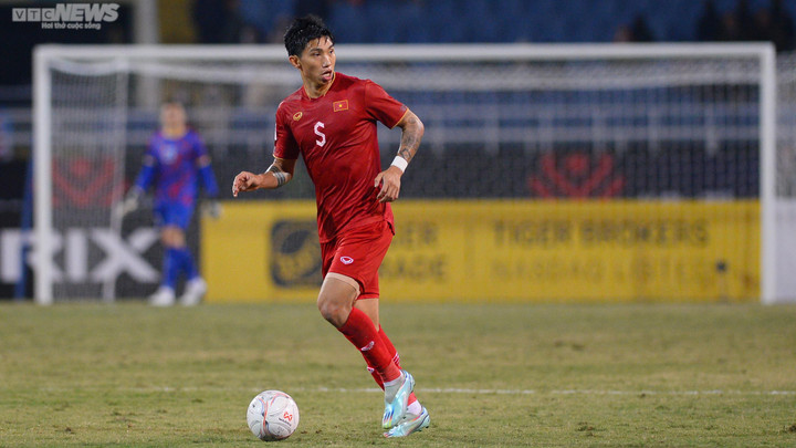 Văn Hậu chia sẻ ẩn ý, khoá bình luận Facebook giữa mưa chỉ trích đá xấu - 1