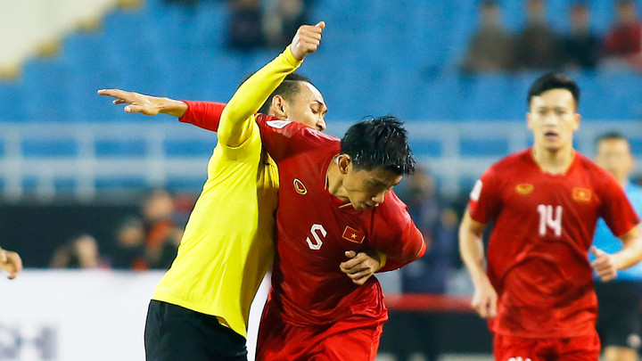 Đoàn Văn Hậu chơi xấu bị chỉ trích, HLV Park Hang Seo nhắc nhở - 1