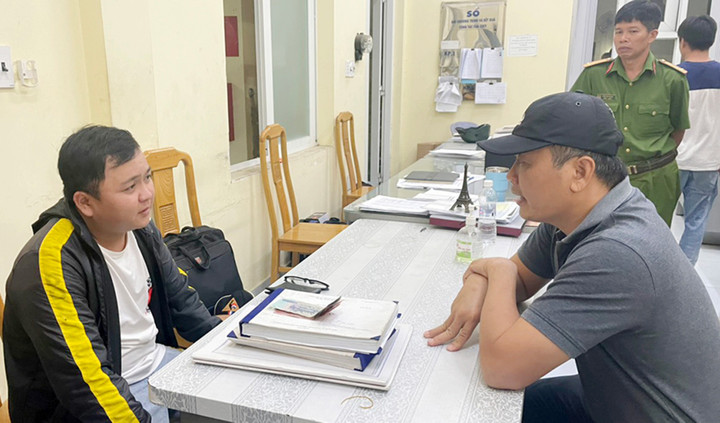 Bắt được kẻ dùng súng nhựa cướp tiền của khách tại ngân hàng ở Đồng Nai - 1