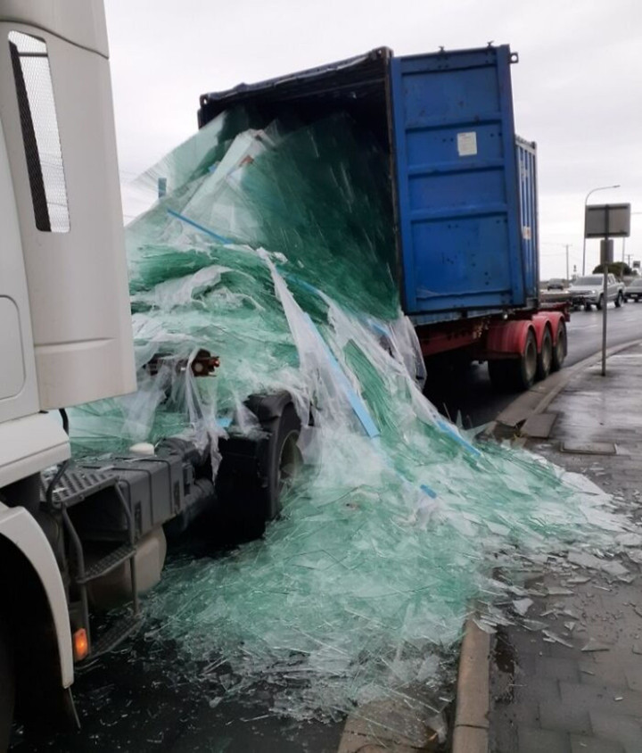 Cuộc sống không dễ dàng với những người có ngày làm việc xui xẻo đến là thương - 1