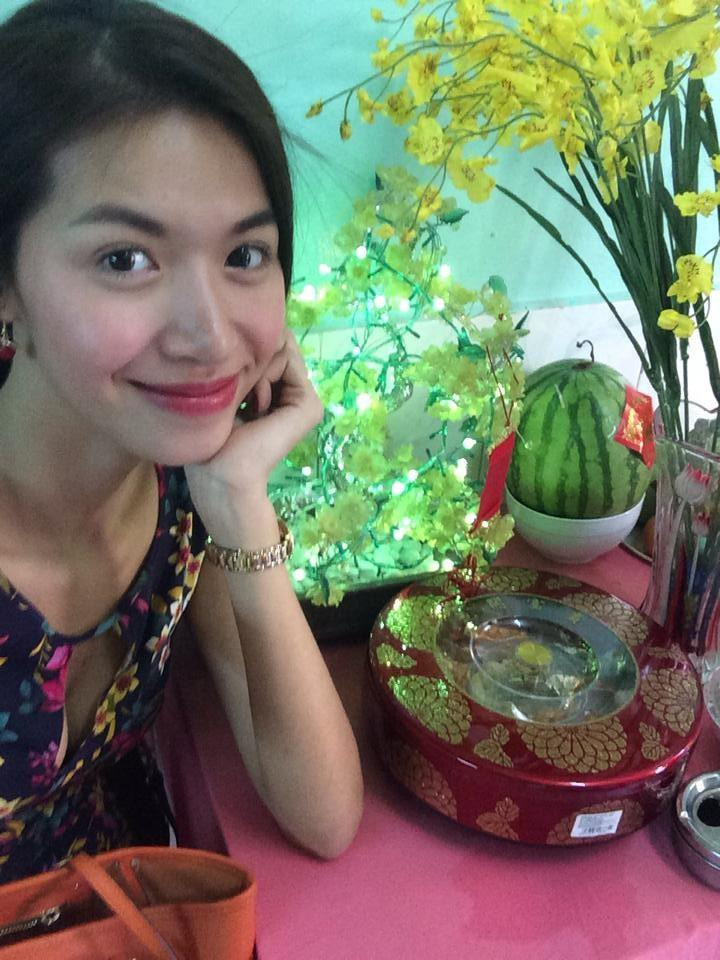 Biểu cảm đón Tết của siêu mẫu Minh Tú cách đây 8 năm khiến fan ngỡ ngàng - 2