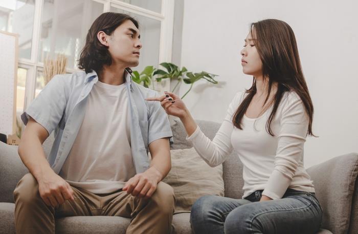 Nhận diện kẻ nói dối qua 12 dấu hiệu ngôn ngữ cơ thể - 1