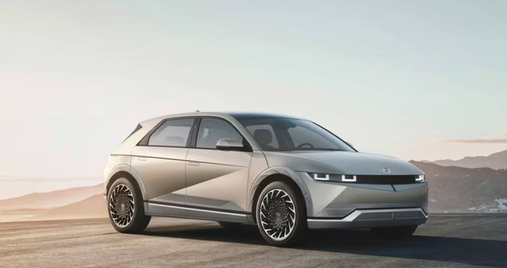 Những mẫu xe điện gây ấn tượng nhất năm 2022 - 6