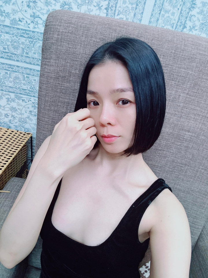 Sao Việt 31/12: Lệ Quyên khoe nhan sắc, Thương Tín chạy show cuối năm - 1