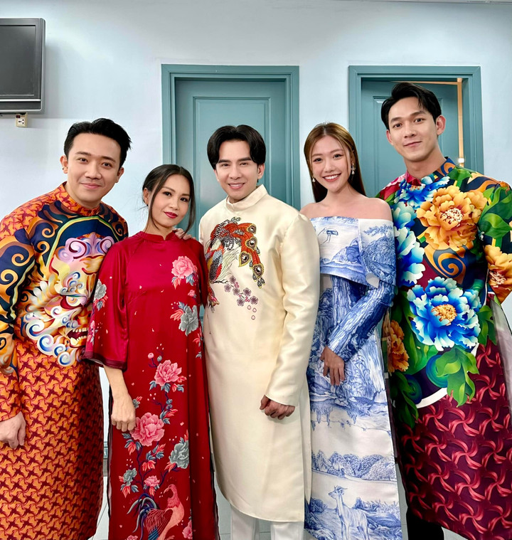 Sao Việt 31/12: Lệ Quyên khoe nhan sắc, Thương Tín chạy show cuối năm - 7