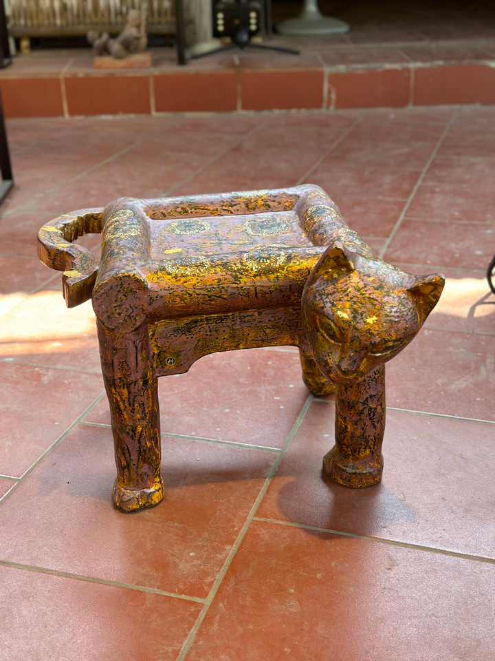 Bộ bàn ghế 7 con mèo 'độc nhất vô nhị' giá 1 tỷ đồng chào Tết Quý Mão 2023 - 2