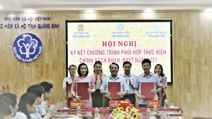 BHXH Quảng Bình vượt khó đồng hành cùng người lao động - 1