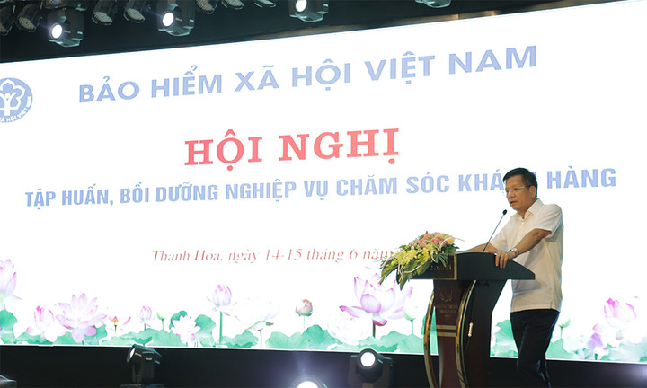 Nâng cao nghiệp vụ cho cán bộ BHXH làm công tác chăm sóc khách hàng - 1