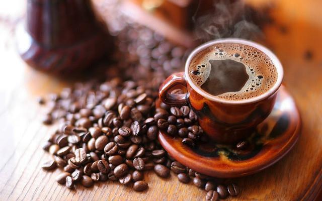 Những người nên dừng uống cà phê ngay - 1