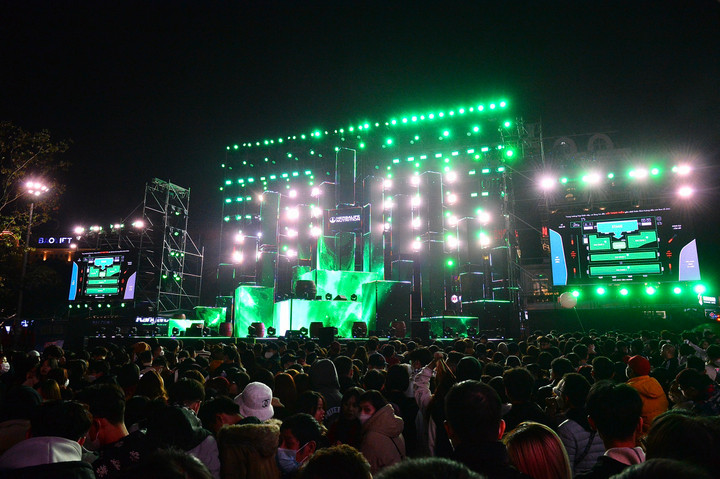 Việt Nam cùng thế giới đón năm mới 2023 - 25