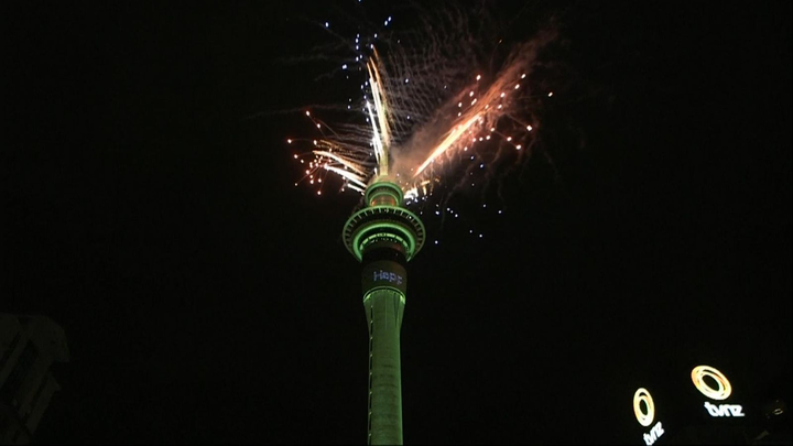 New Zealand đón năm 2023 với màn trình diễn pháo hoa rực rỡ - 1