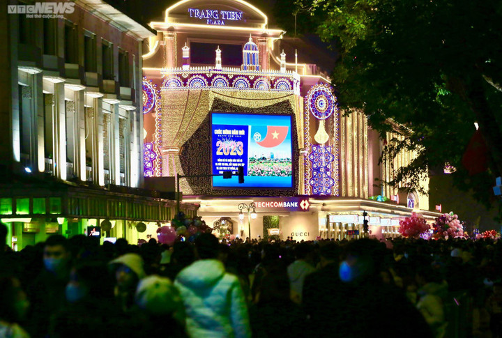 Việt Nam cùng thế giới đón năm mới 2023 - 13