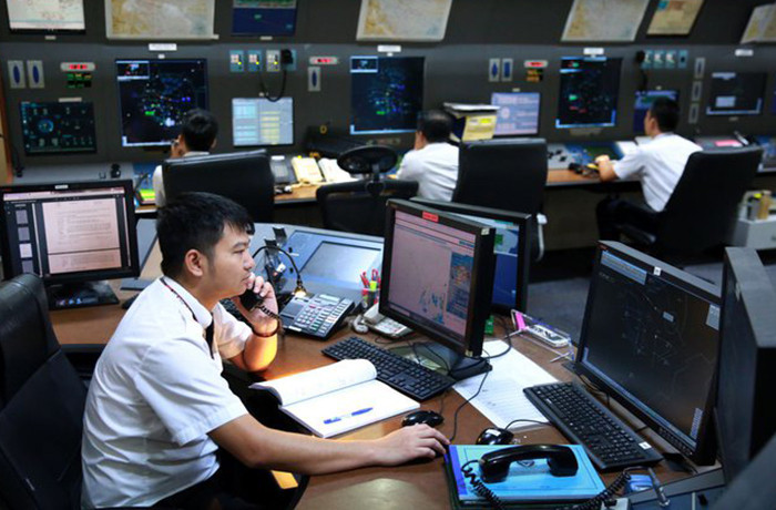 Nhiều chuyến bay hạ cánh xuống Tân Sơn Nhất vì không lưu Philippines tê liệt - 1