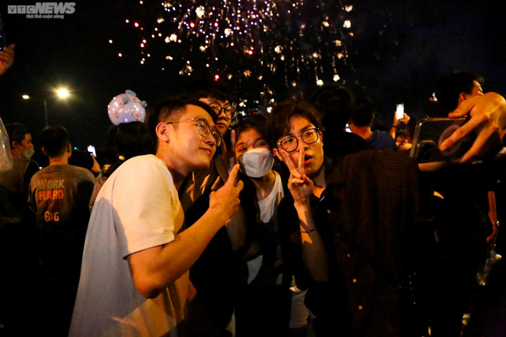 Việt Nam cùng thế giới đón năm mới 2023 - 5