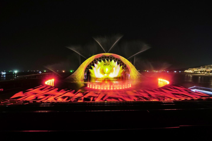 Du khách háo hức tận hưởng ngày đầu năm mới tại các Sun World - 1