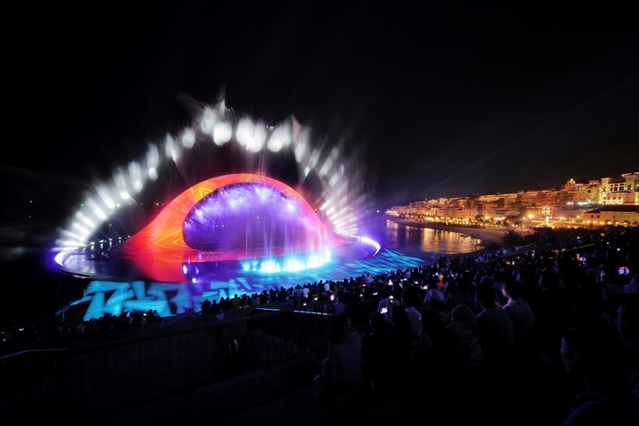 Du khách háo hức tận hưởng ngày đầu năm mới tại các Sun World - 2