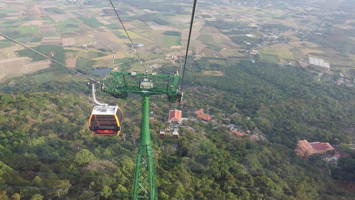 Du khách háo hức tận hưởng ngày đầu năm mới tại các Sun World - 5