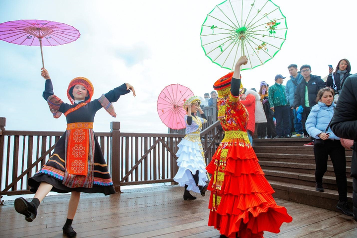 Du khách háo hức tận hưởng ngày đầu năm mới tại các Sun World - 9