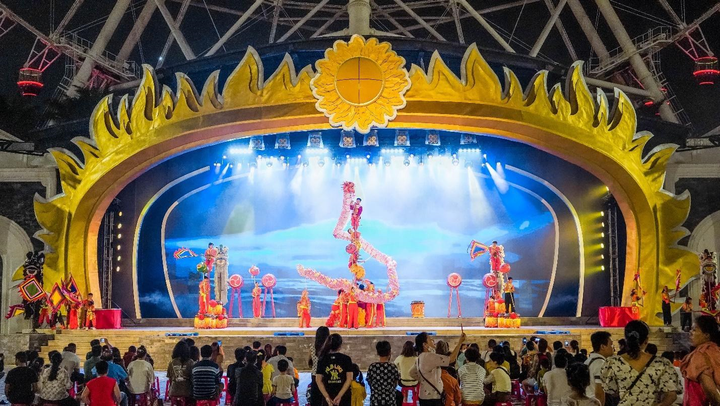 Du khách háo hức tận hưởng ngày đầu năm mới tại các Sun World - 15