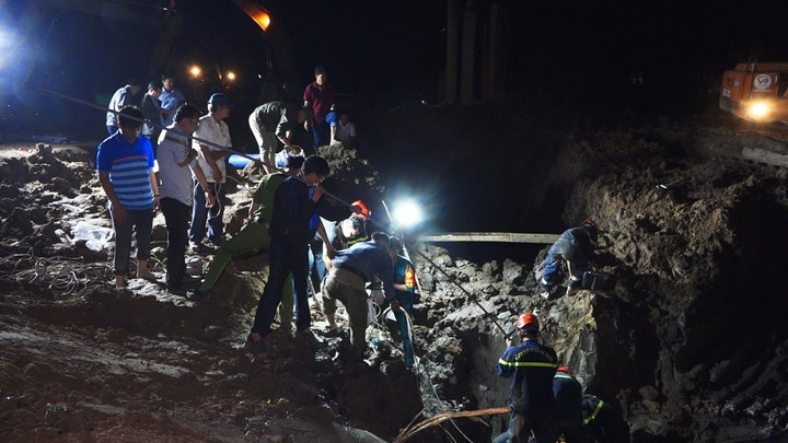 48 giờ giải cứu bé trai 10 tuổi lọt xuống trụ bê tông sâu 35m ở Đồng Tháp - 5