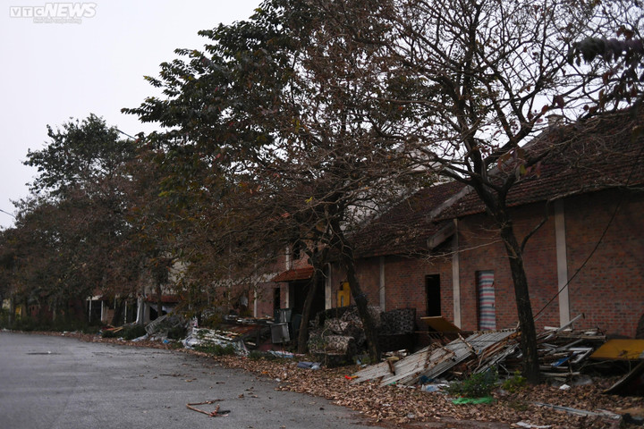 Bãi rác bốc mùi trong sân Mỹ Đình trước trận tuyển Việt Nam vs Myanmar - 5