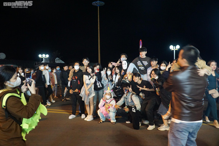 Khánh Hòa đón hơn 355.000 lượt khách trong kỳ nghỉ Tết Dương lịch - 1