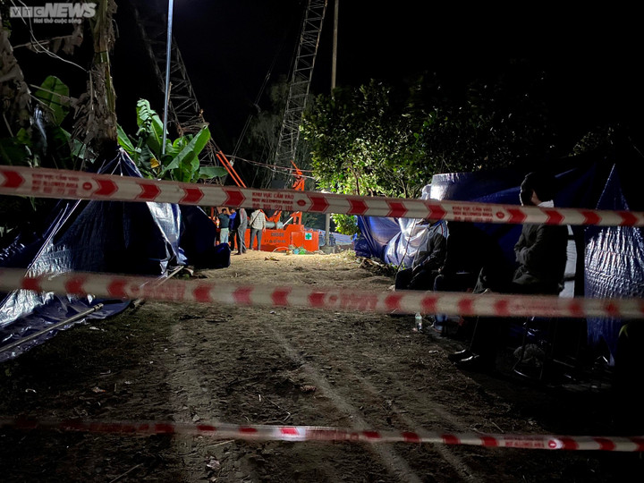 48 giờ giải cứu bé trai 10 tuổi lọt xuống trụ bê tông sâu 35m ở Đồng Tháp - 3