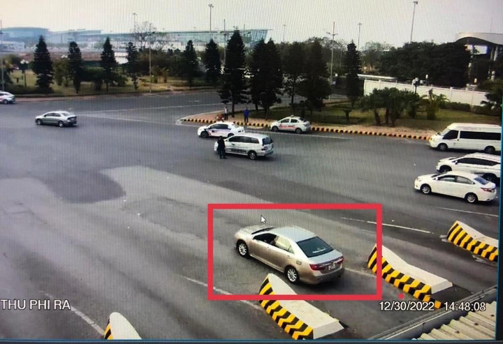 Tìm được lái taxi sân bay Nội Bài ăn chặn tiền của khách Nhật Bản đầu năm mới - 1