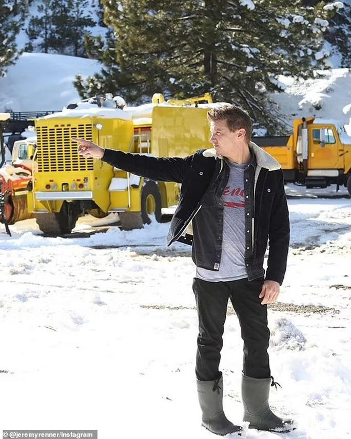 Sau phẫu thuật, sao phim Avengers vẫn nguy kịch nhưng không chuyển biến xấu - 1