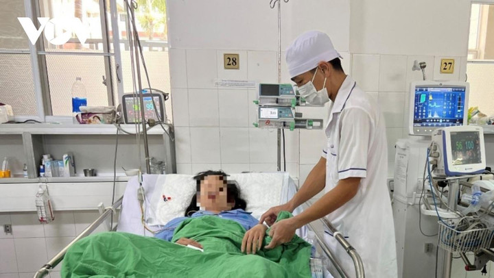 Cứu người phụ nữ sốt xuất huyết nặng biến chứng cơ tim, ngưng tuần hoàn - 1