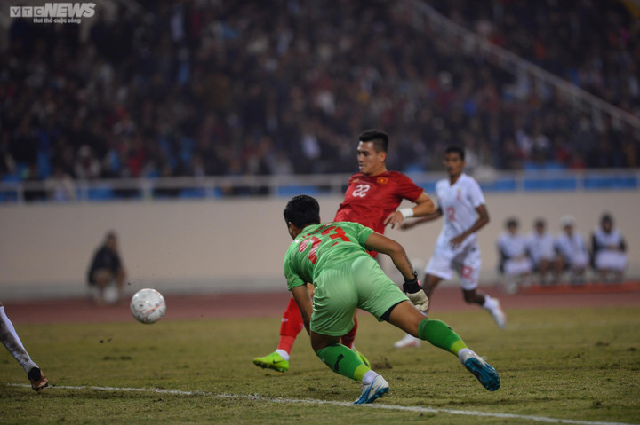 Trực tiếp bóng đá Việt Nam 3-0 Myanmar: Thế trận áp đảo - 6