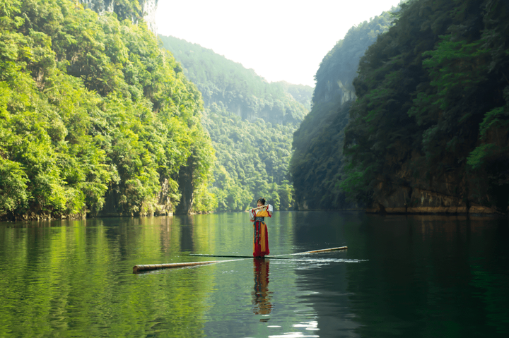 Cô gái có tuyệt kỹ lướt trên mặt nước như cao thủ võ lâm - 8