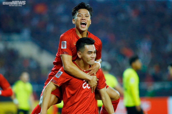 Trực tiếp bóng đá Việt Nam 3-0 Myanmar: Thế trận áp đảo - 17