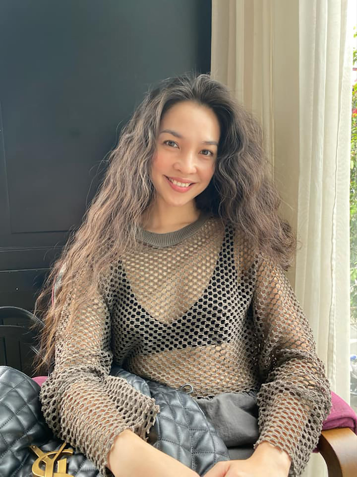 Sao Việt 5/1: Hoài Linh tươi tắn tập hài Tết, Hồ Văn Cường được fan vây kín - 8