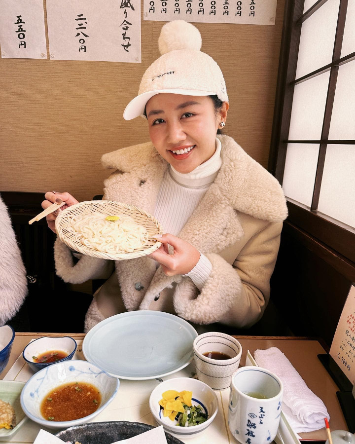 Sao Việt 5/1: Hoài Linh tươi tắn tập hài Tết, Hồ Văn Cường được fan vây kín - 5