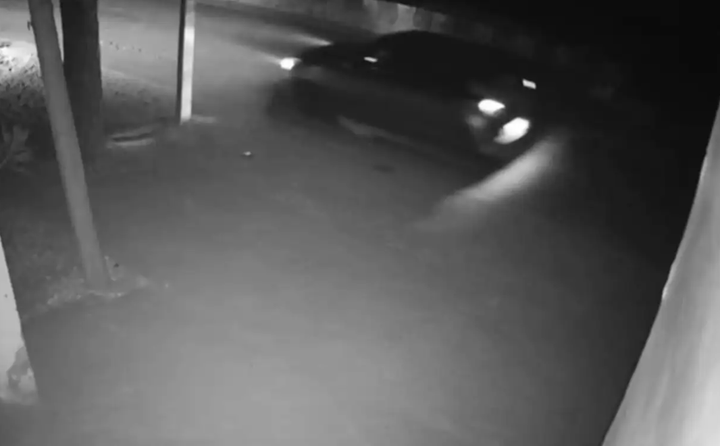 Ấn Độ dậy sóng vì xác cô gái lõa thể trên đường sau khi bị ôtô kéo lê - 1