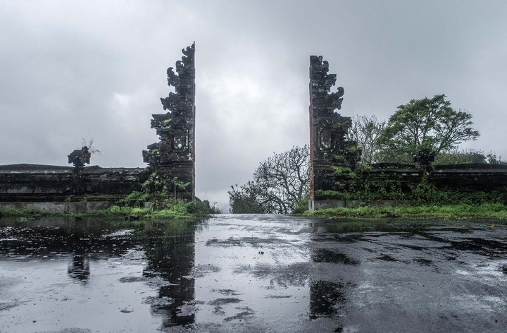 Bí ẩn khách sạn bỏ hoang trên đảo Bali, nơi không người dân nào dám đến gần - 4