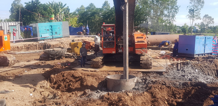 Bé trai 10 tuổi lọt xuống trụ bê tông sâu 35m: Hội ý chuyên gia quốc tế - 1