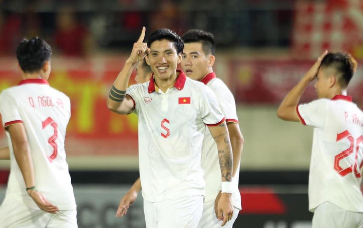 HLV Park Hang Seo: Văn Hậu chơi hay, giữ được cái đầu lạnh - 1