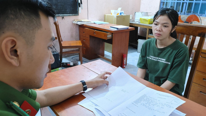 An Giang: Bắt vợ chồng cướp tiệm vàng sau 3 giờ gây án - 1