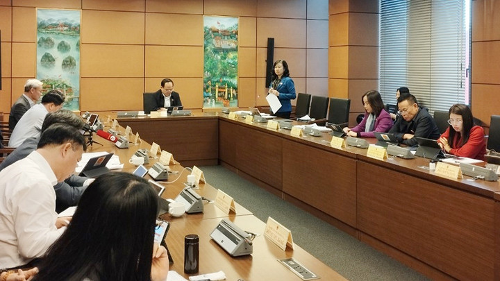 Bộ trưởng Đào Hồng Lan: Thủ tục gia hạn lưu hành thuốc chặt đến mức 'vướng' - 1