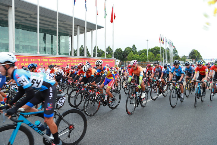 Giải xe đạp Quốc tế Truyền hình Bình Dương 2023 thu hút đông đảo tuyển thủ - 3