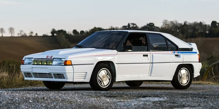 Những mẫu xe cổ điển sẽ tăng giá chóng mặt vào năm 2023 - 5