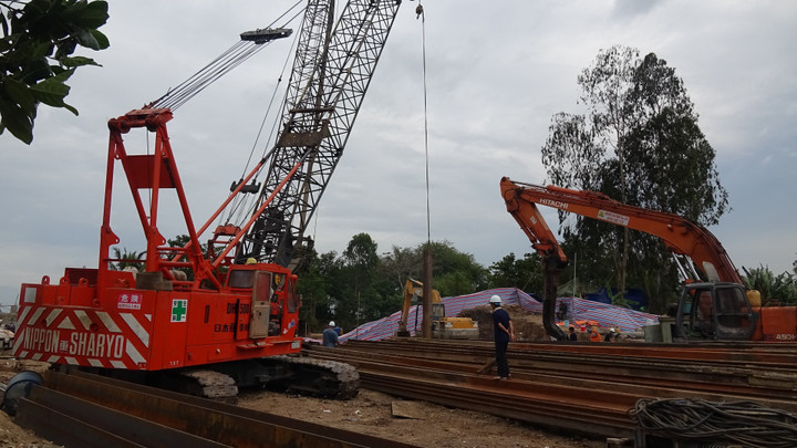 Bé trai lọt xuống trụ bê tông sâu 35m: Thành lập tổ điều hành cứu nạn, cứu hộ - 1