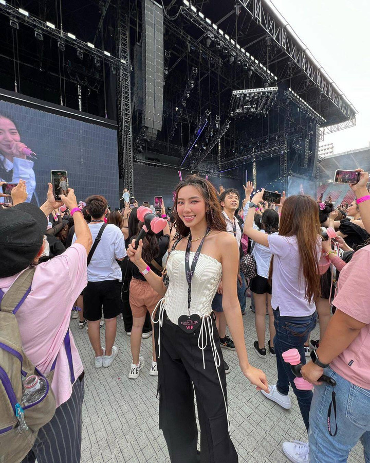 Sao Việt 8/1: Bảo Thy lần đầu khoe rõ mặt con trai - 3