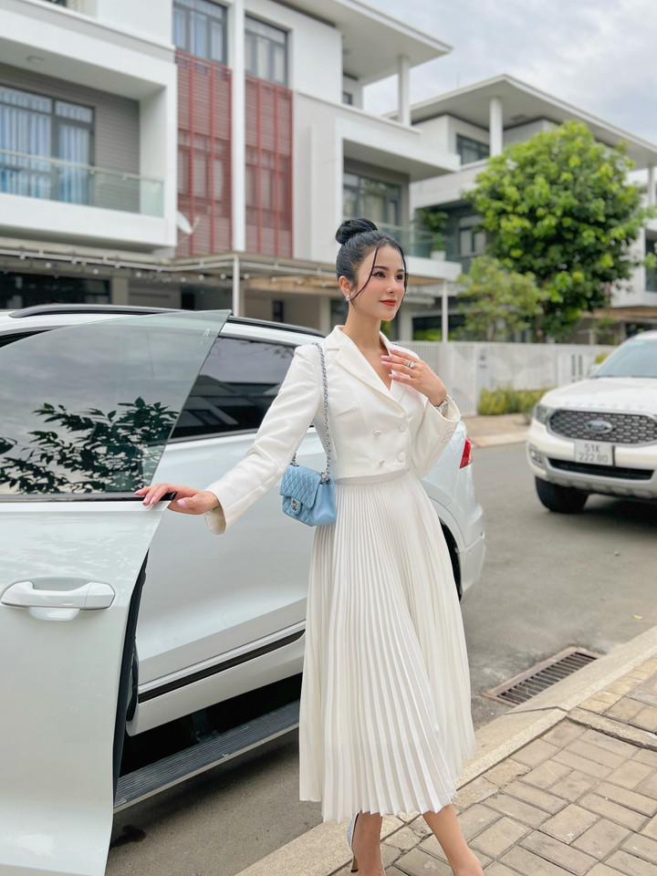 Diệp Lâm Anh được mẹ tặng nhà để nuôi con sau ly hôn - 1