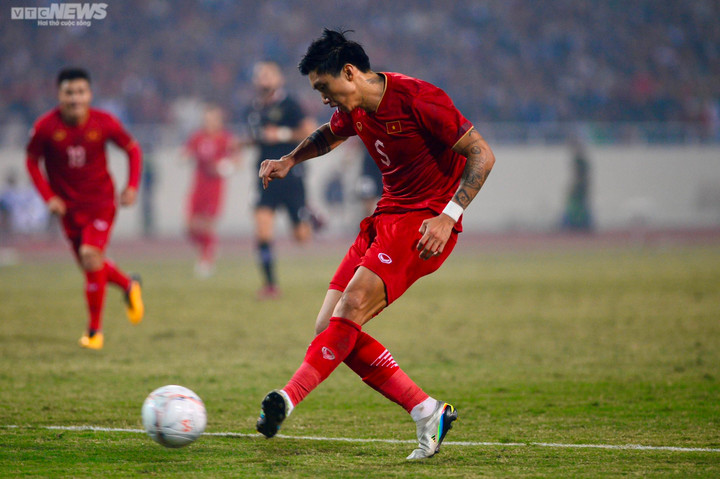 Trực tiếp bóng đá Việt Nam 2-0 Indonesia: Tiến Linh lập cú đúp - 4